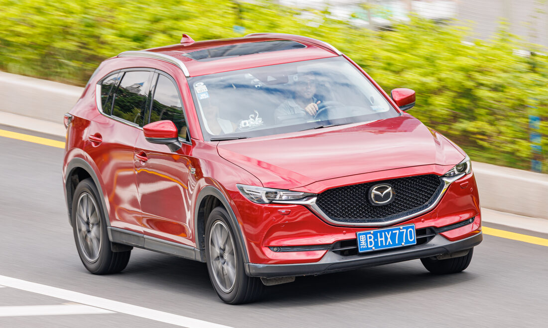 Red Mazda CX-5 (KF), front three-quarter